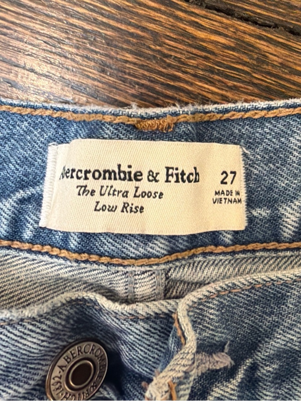 Abercrombie & Fitch Ultra Loose Low Rise Jeans - Light Blue - Picture 3 of 3